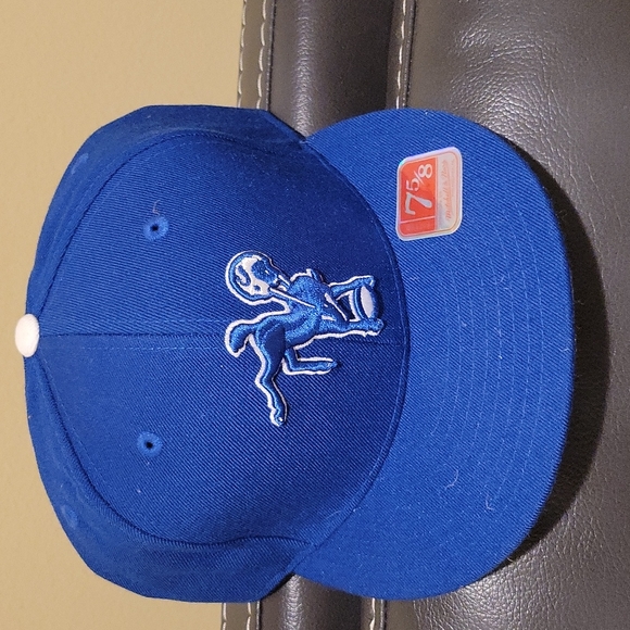 Throwback Colts fitted hat 7 5/8 Mitchell and Ness - Picture 1 of 6